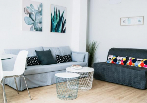 Stylish 2 Bedroom Apartment Near Alcaravaneras Beach